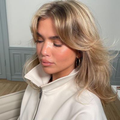 Fluffy Hair Everywhere! This 90’s Blowout is the Trend You Need to Cop Now