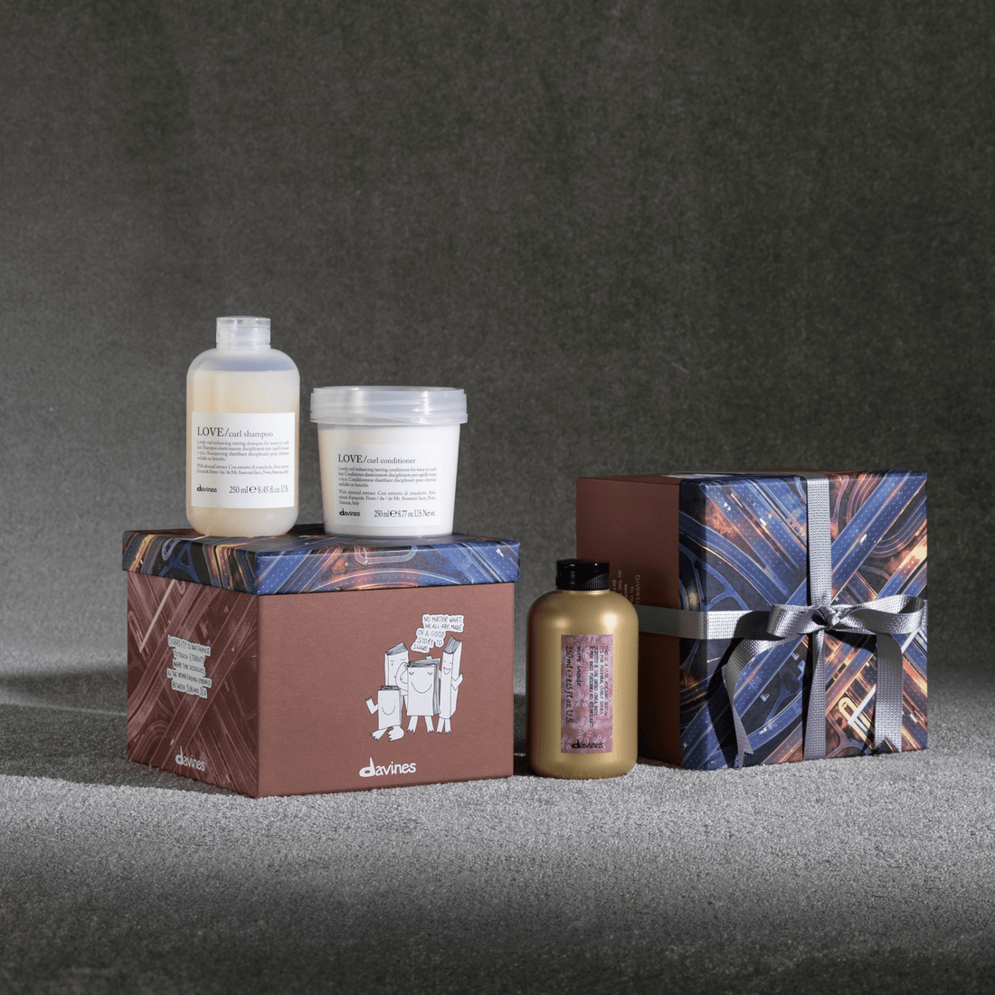 HairMNL Davines Davines LOVE Curl Curls Run The World Gift Set (For Pre-order) 